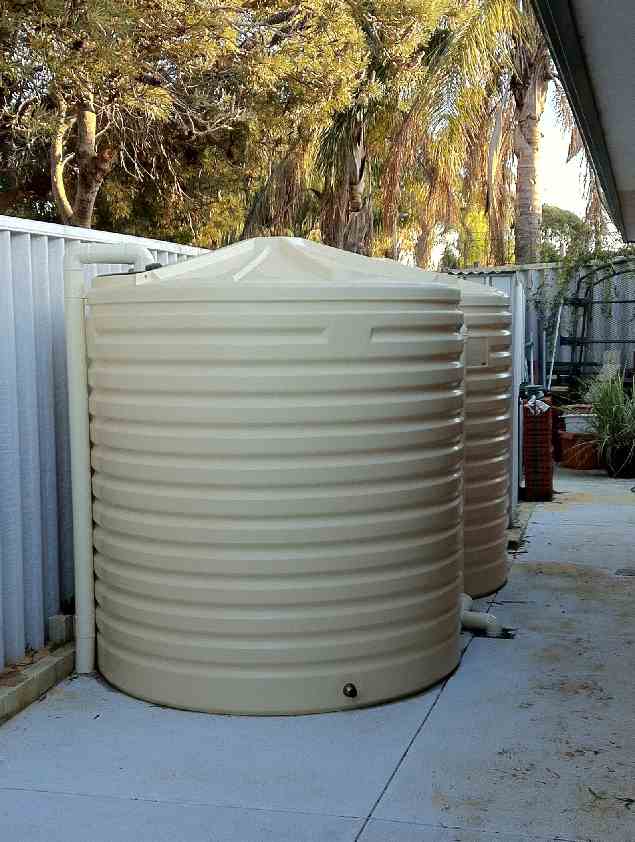 2 x 4500L round tanks from West Coast Poly