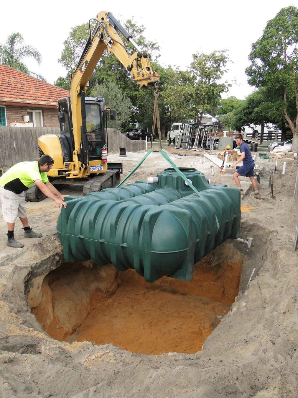 Positioning a 5000L underground water tank